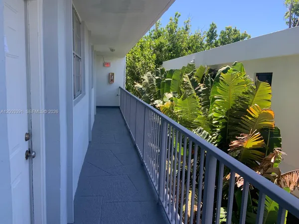 $2,600 | 360 Meridian Avenue, Unit 4C, Miami Beach, FL 33139
