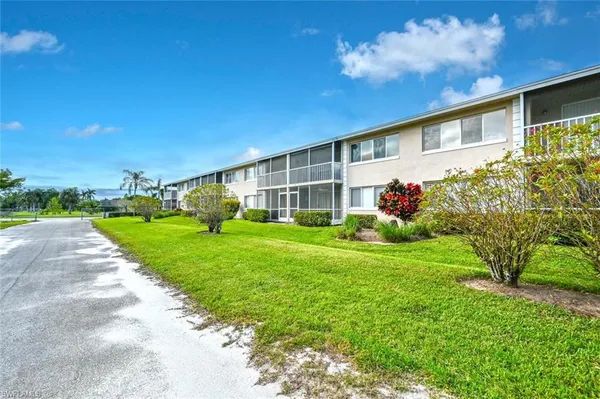 $4,000 | 240 Pebble Beach Boulevard, Unit 702, Naples, FL 34113