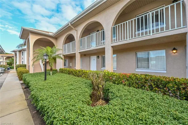 $4,000 | 240 Pebble Beach Boulevard, Unit 702, Naples, FL 34113