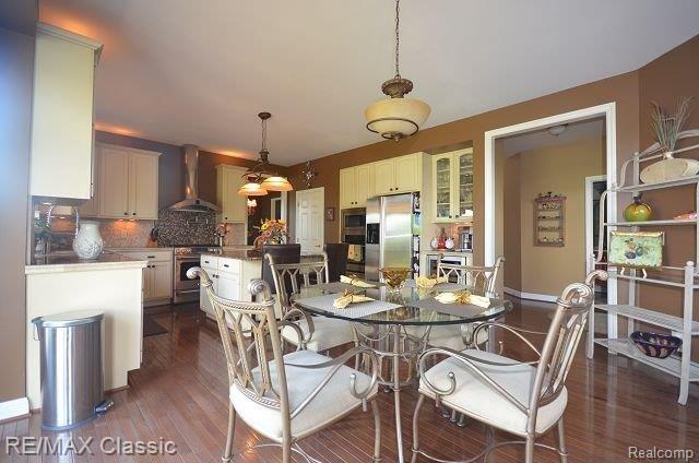 48229 Inveraray Road Canton, MI 48188 - Photo 10 of 31 Breakfast nook in kitchen