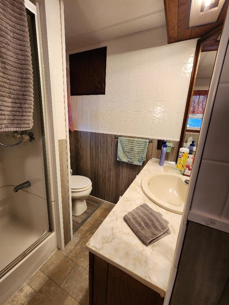 232 Dickvale Road Peru, ME 04290 - Photo 15 of 28 15 Bath