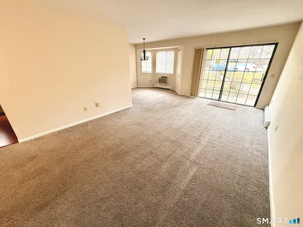 $2,200 | 3 Falmouth Court, Unit 3, Brookfield, CT 06804
