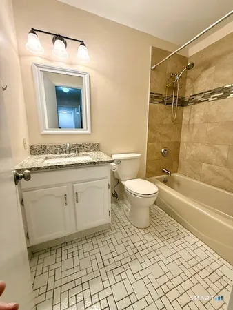 $2,200 | 3 Falmouth Court, Unit 3, Brookfield, CT 06804