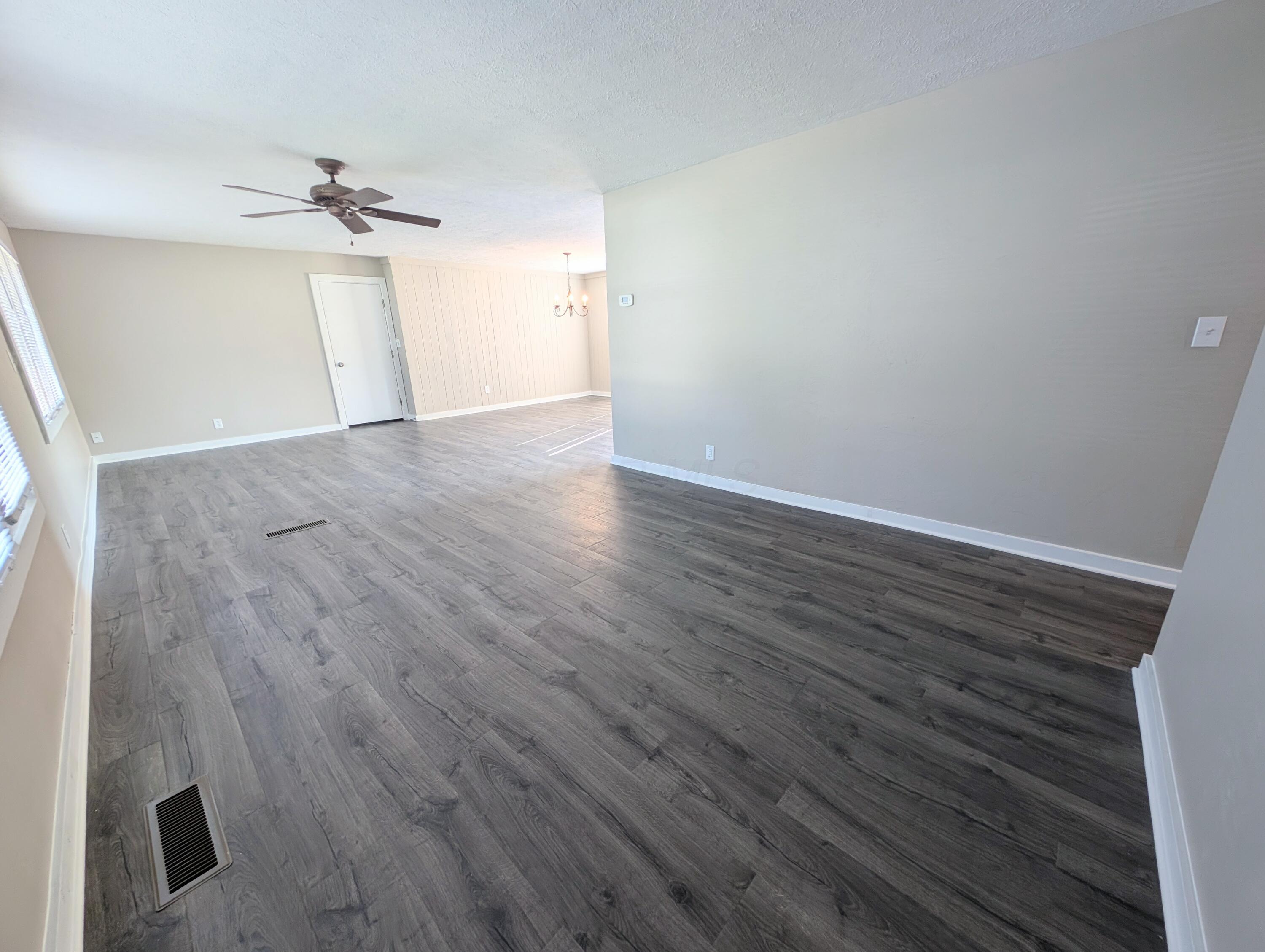 95 Hawthorne Road Sunbury, OH 43074 - Photo 2 of 15 Great Room