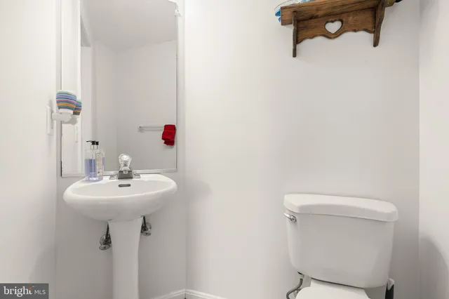 $700,000 | 5710 Rhode Island Drive, Woodbridge, VA 22193