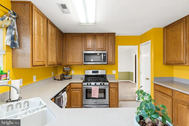 $700,000 | 5710 Rhode Island Drive, Woodbridge, VA 22193