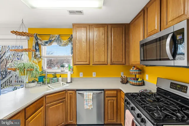 $700,000 | 5710 Rhode Island Drive, Woodbridge, VA 22193