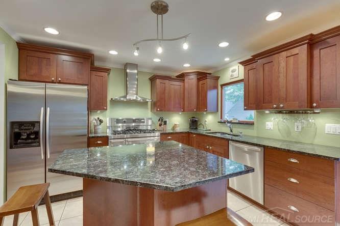 1376 Harvard Road Grosse Pointe Park, MI 48230 - Photo 11 of 32