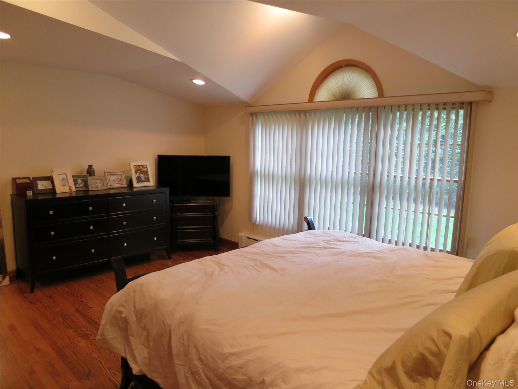 100 Rockywood Road Manhasset, NY 11030 - Photo 11 of 19