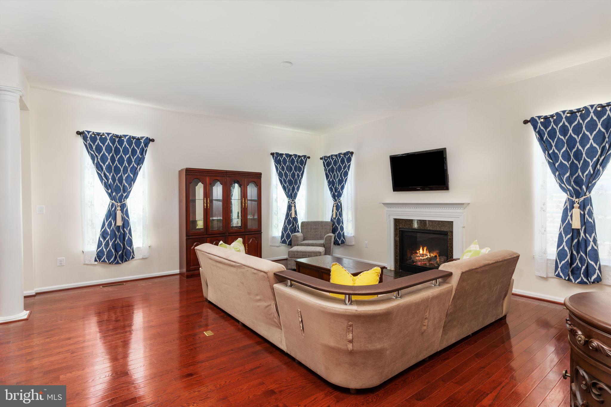 6017 Greenspring Road Fredericksburg, VA 22407 - Photo 22 of 42 Living room