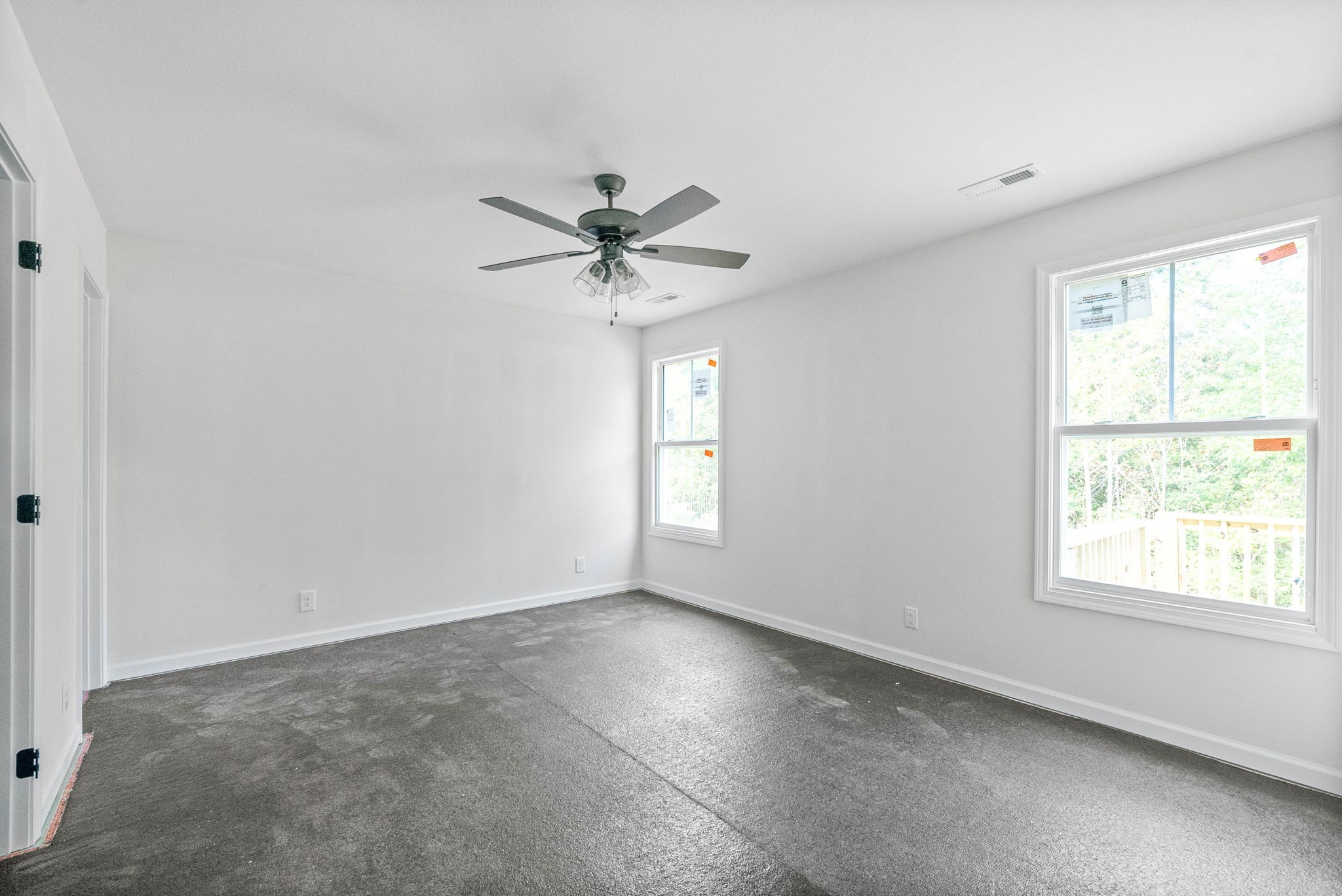 238 Wayne Hall Road Clarksville, TN 37040 - Photo 14 of 26 an empty room with a window
