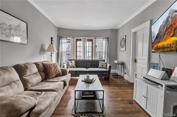 $369,900 | 175 St James Place, Buffalo, NY 14222