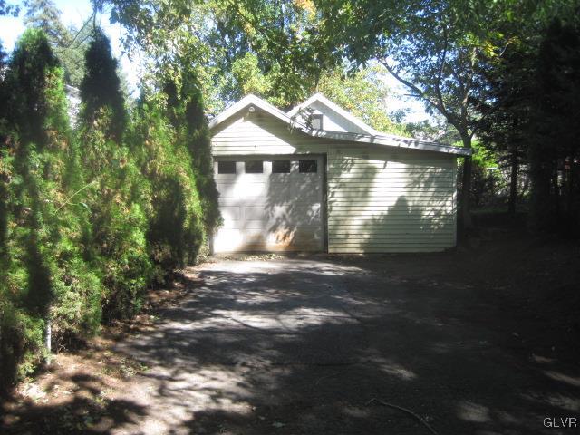 2072 Easton Road Bethlehem, PA 18015 - Photo 3 of 13 Gallery Image 3