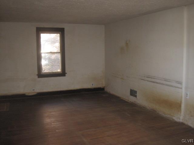 2072 Easton Road Bethlehem, PA 18015 - Photo 7 of 13 Gallery Image 7