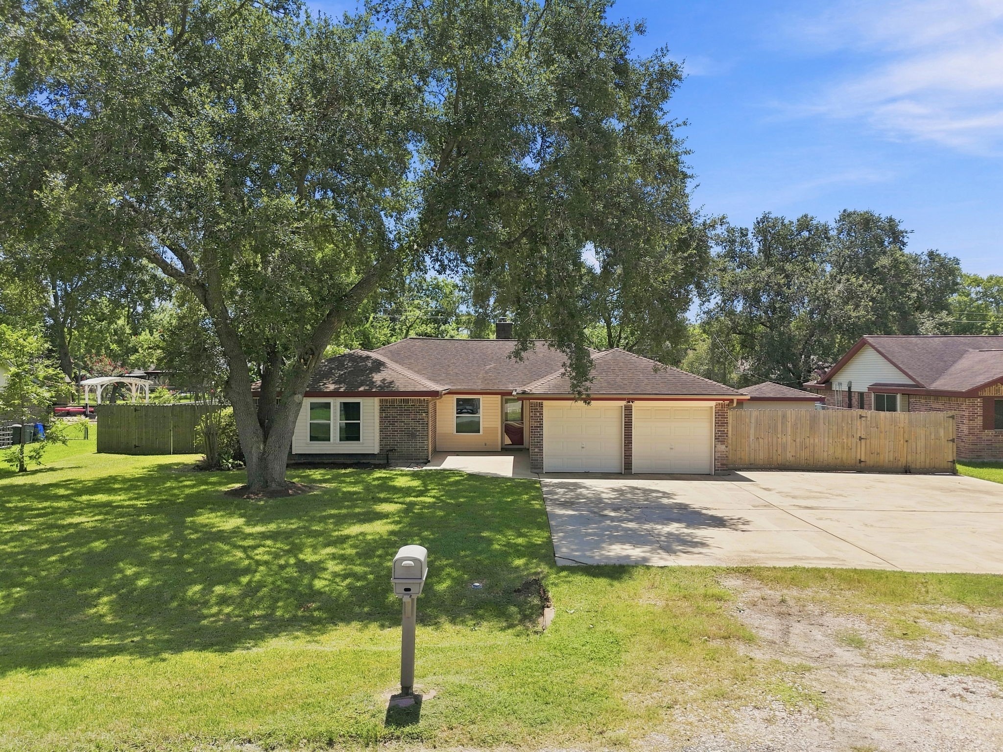 13317 Rene Circle Santa Fe, TX 77510 - Photo 5 of 35 Gallery Image 5