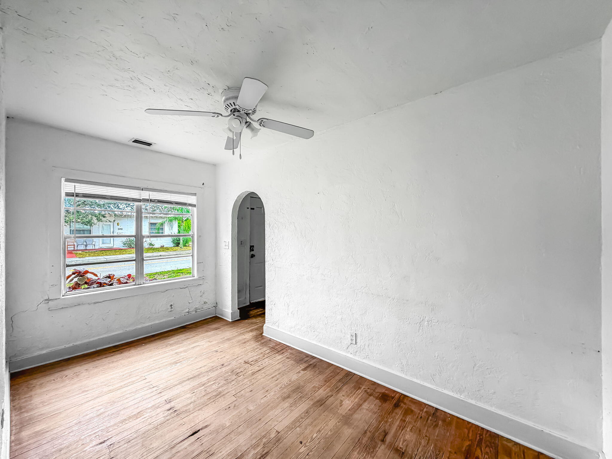 501 Pilgrim Road West Palm Beach, FL 33405 - Photo 15 of 30 DINING ROOM