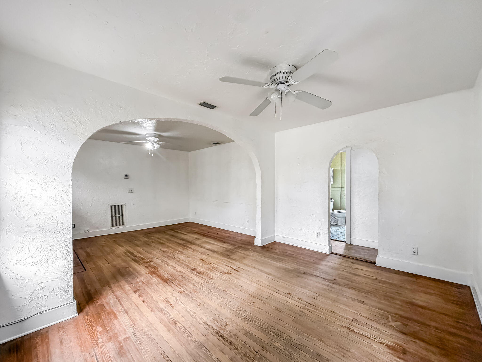 501 Pilgrim Road West Palm Beach, FL 33405 - Photo 16 of 30 Living Room