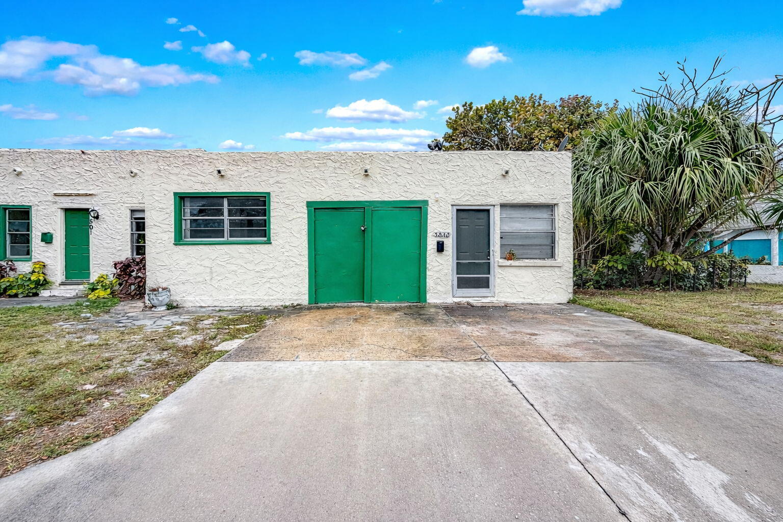 501 Pilgrim Road West Palm Beach, FL 33405 - Photo 22 of 30 501 Pilgrim Garage