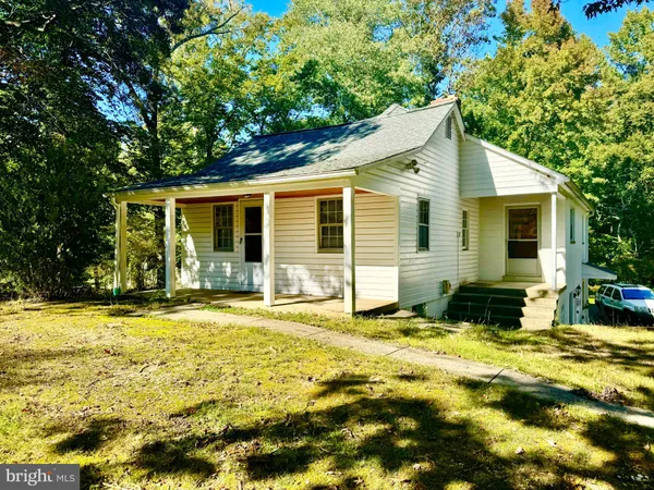 $1,500 | 5579 Southern Maryland Boulevard, Lothian, MD 20711