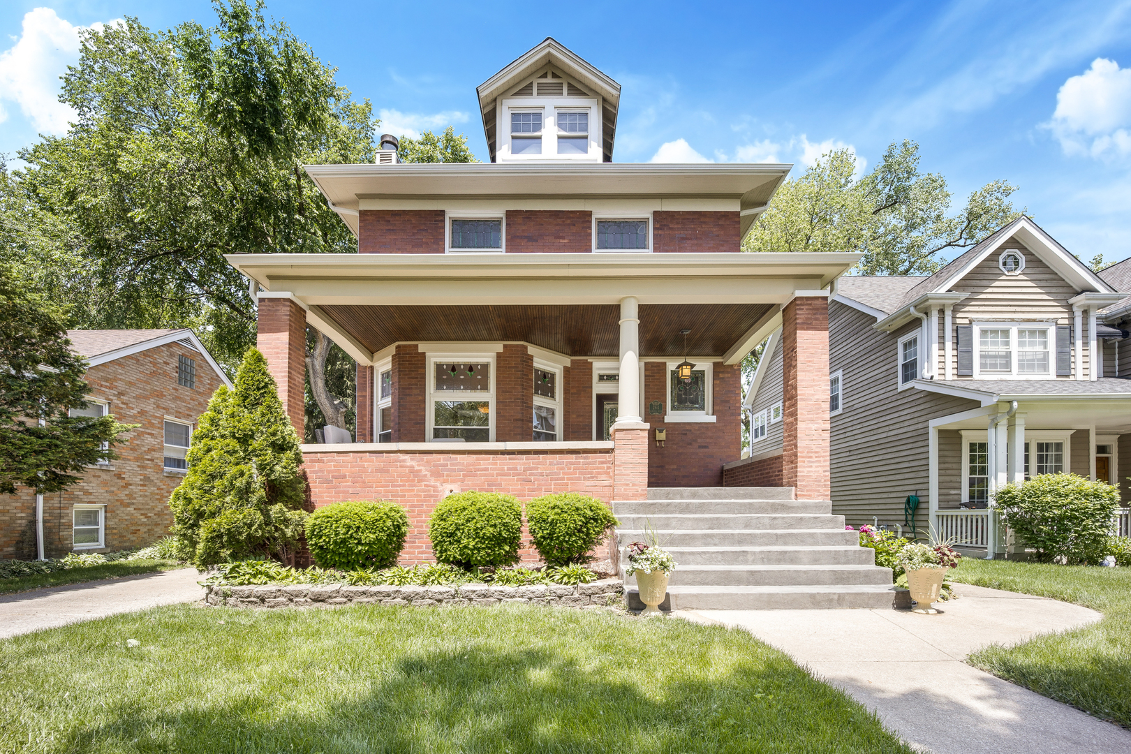 264 Olmsted Road Riverside, IL 60546 - Photo 1 of 34