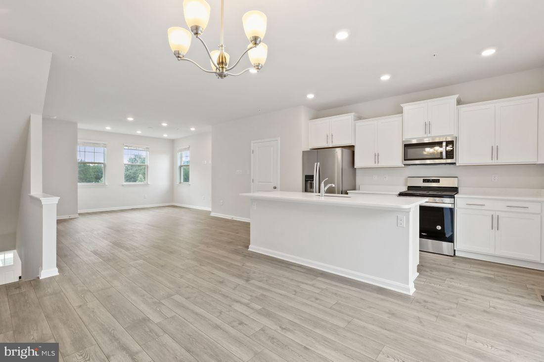 9611 Silver Bluff Way Bowie, MD 20721 - Photo 7 of 33