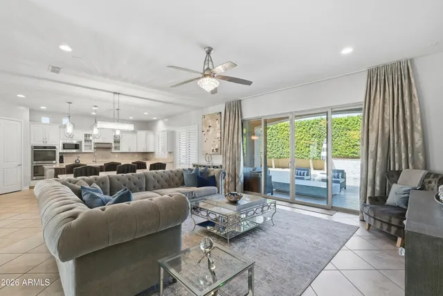 $999,000 | 938 East Parkview Drive, Gilbert, AZ 85295