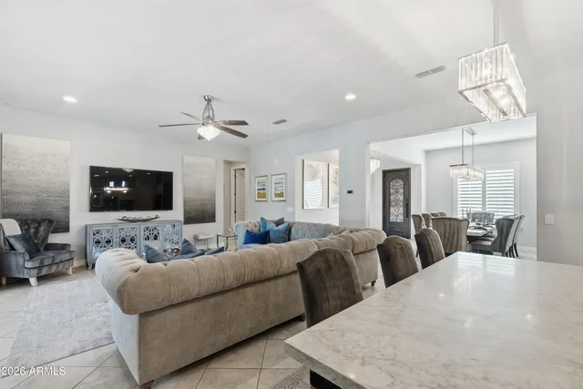 $999,000 | 938 East Parkview Drive, Gilbert, AZ 85295