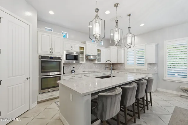 $999,000 | 938 East Parkview Drive, Gilbert, AZ 85295