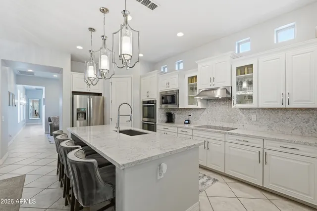 $999,000 | 938 East Parkview Drive, Gilbert, AZ 85295