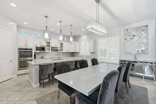 $999,000 | 938 East Parkview Drive, Gilbert, AZ 85295