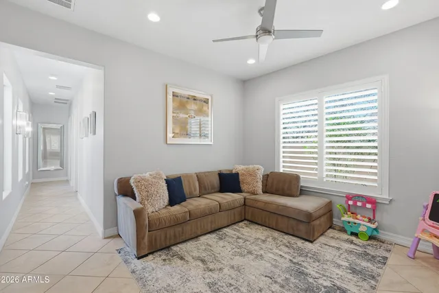 $999,000 | 938 East Parkview Drive, Gilbert, AZ 85295