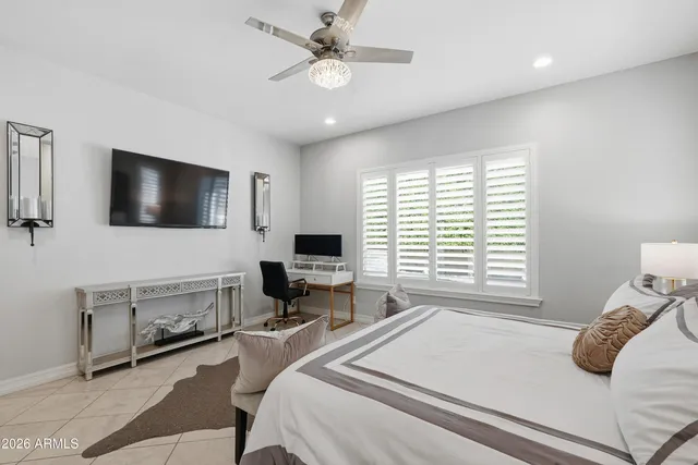 $999,000 | 938 East Parkview Drive, Gilbert, AZ 85295