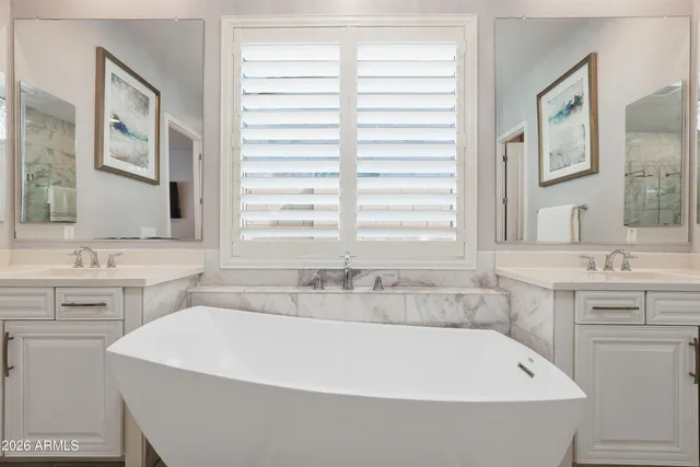 $999,000 | 938 East Parkview Drive, Gilbert, AZ 85295