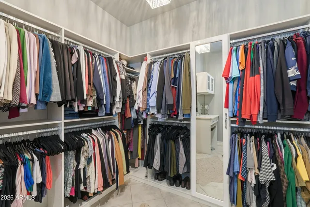 $999,000 | 938 East Parkview Drive, Gilbert, AZ 85295