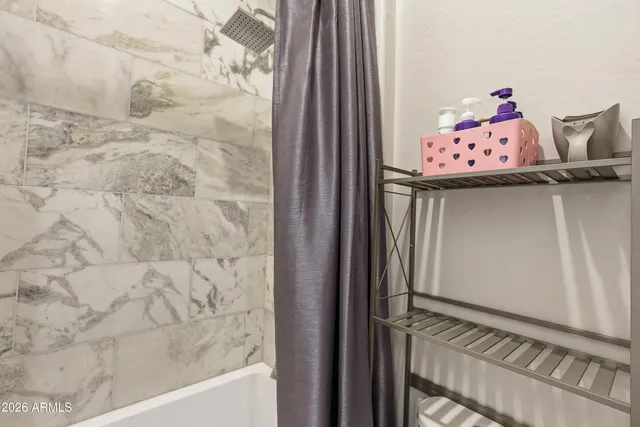 $999,000 | 938 East Parkview Drive, Gilbert, AZ 85295