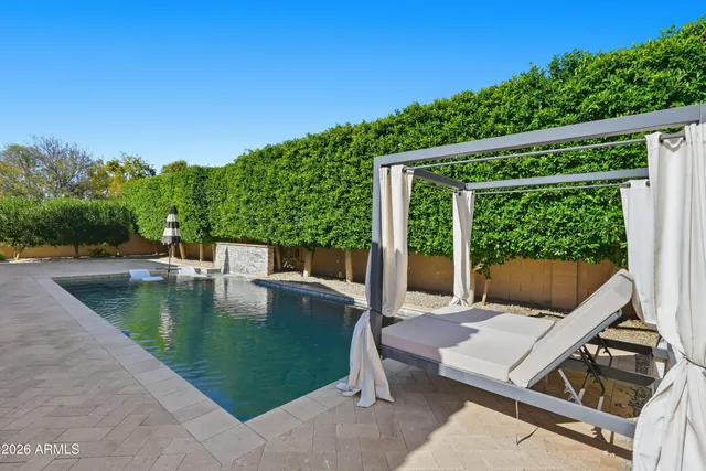 $999,000 | 938 East Parkview Drive, Gilbert, AZ 85295