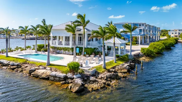 $2,900,000 | 19 West Playa Largo Boulevard, Key Largo, FL 33037