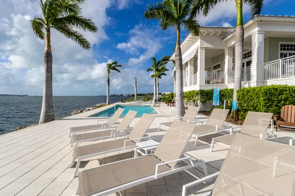 $2,900,000 | 19 West Playa Largo Boulevard, Key Largo, FL 33037