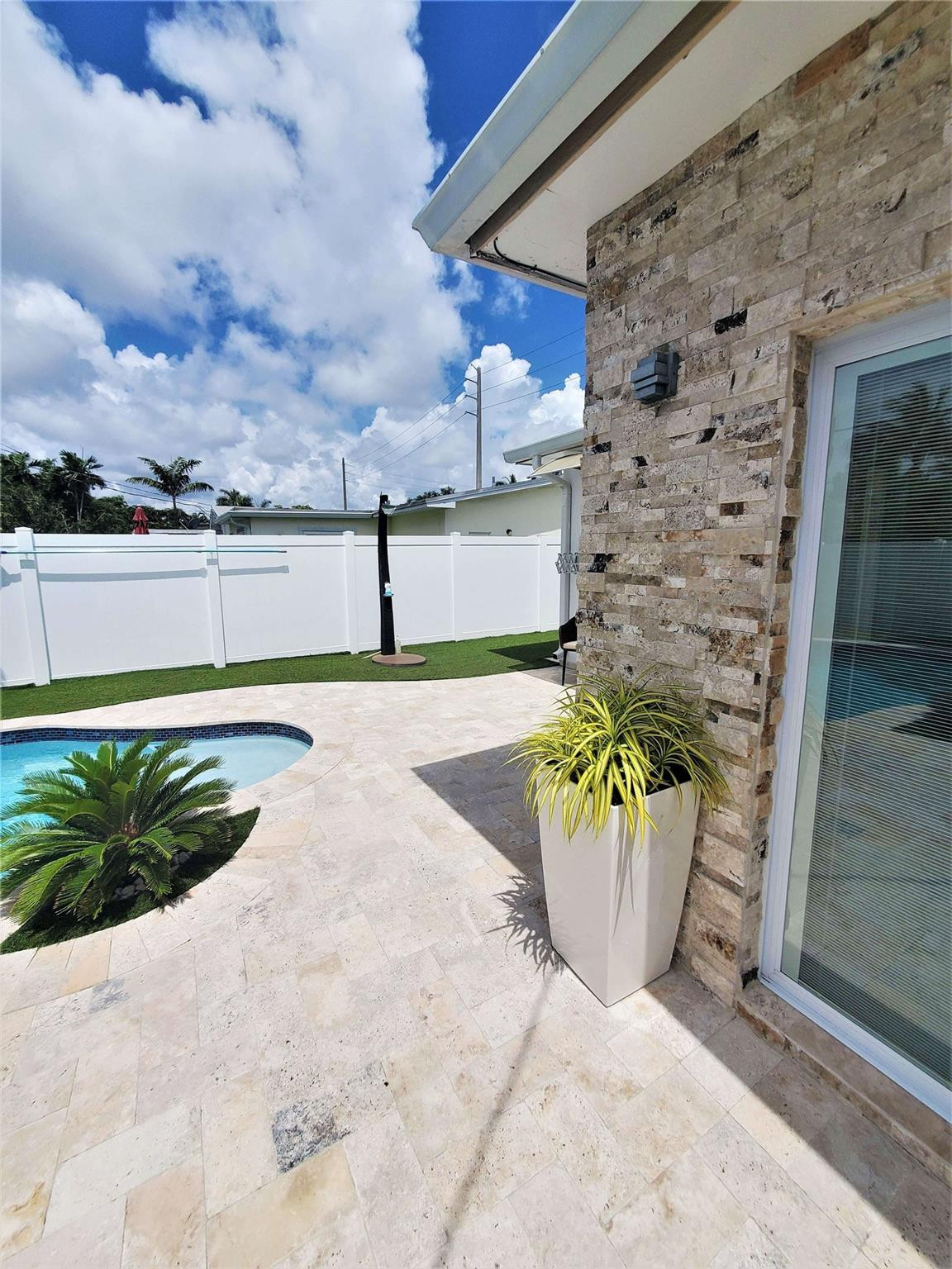 330 Southeast 3rd Street Dania Beach, FL 33004 - Photo 12 of 49 Photo 12