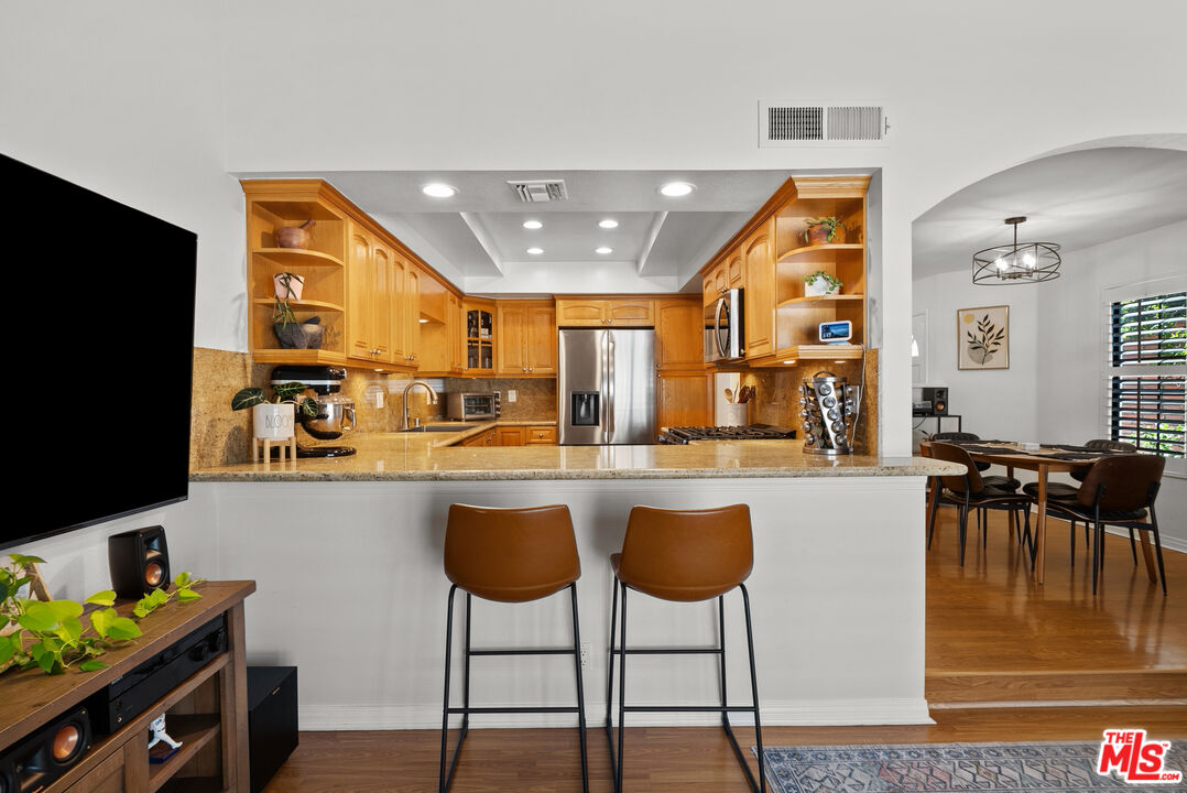 18435 Keswick Street, Unit 8 Reseda, CA 91335 - Photo 14 of 42