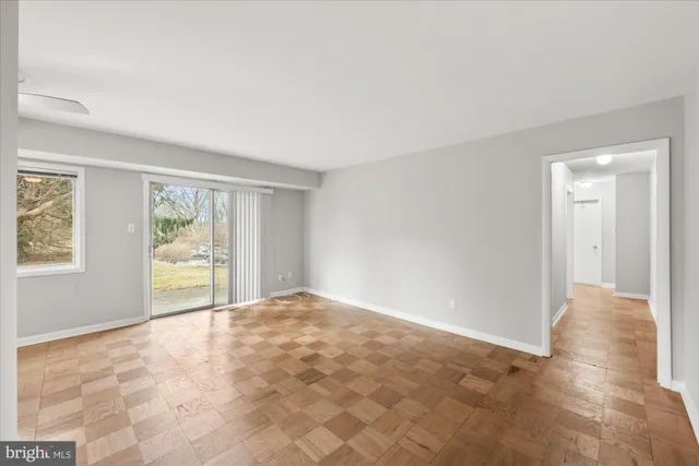 $299,000 | 10624 Montrose Avenue, Unit M 103, Bethesda, MD 20814