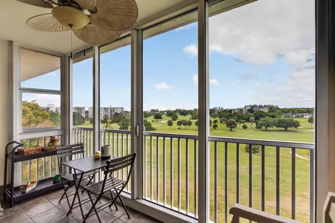 $220,000 | 2950 North Palm Aire Drive, Unit 606, Pompano Beach, FL 33069