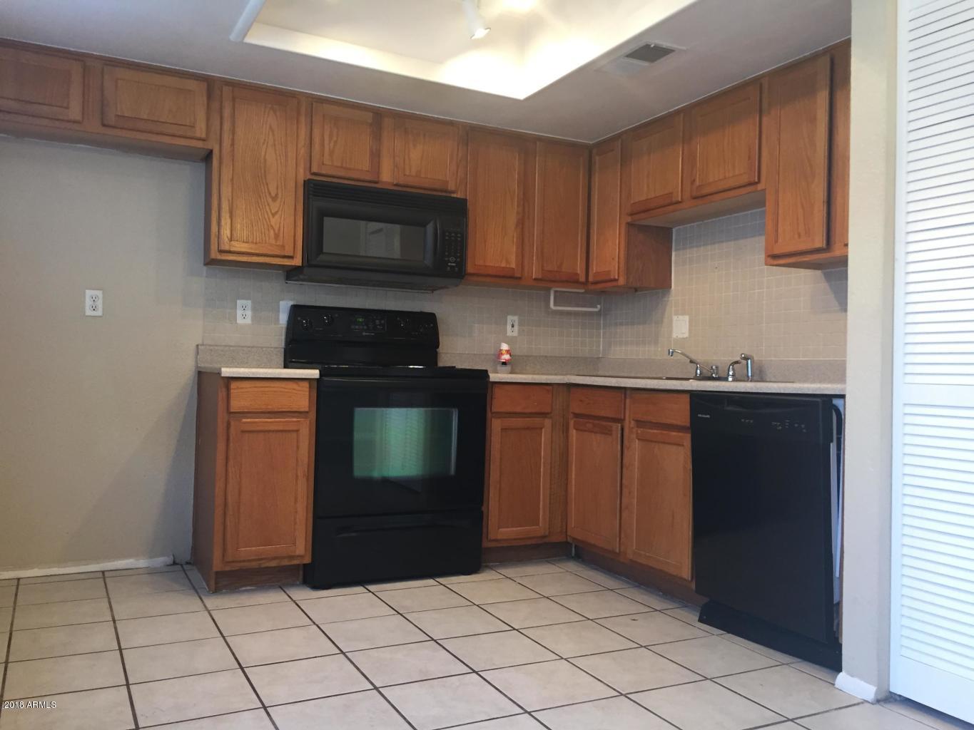 2847 North 46th Avenue, Unit 1 Phoenix, AZ 85035 - Photo 2 of 10 46A1 Kitchen 2