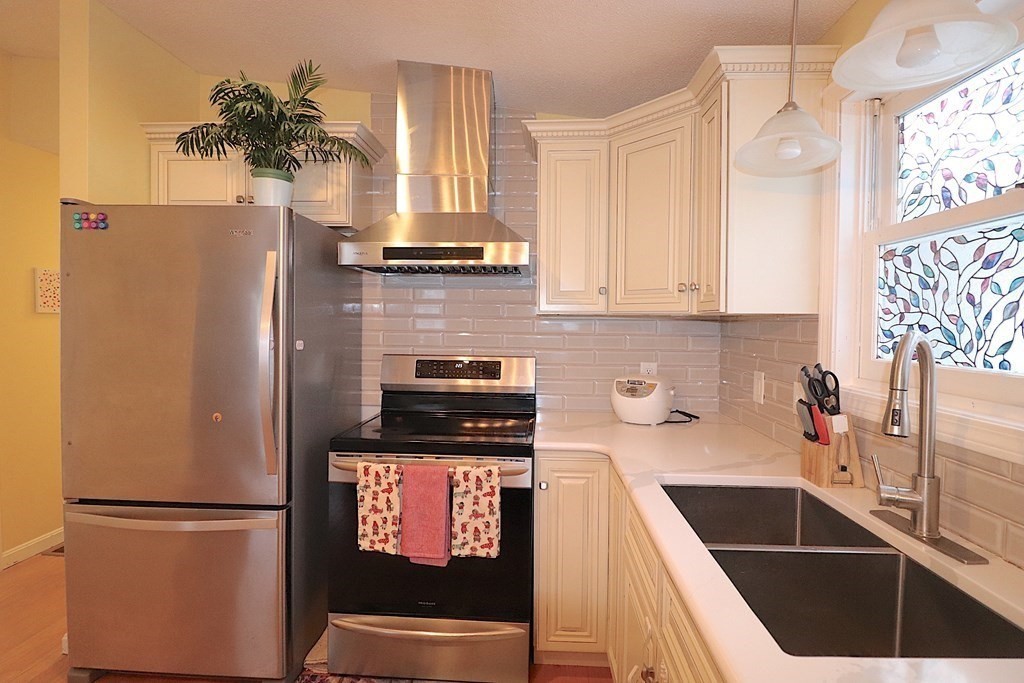 37 Norfolk Street, Unit B Canton, MA 02021 - Photo 4 of 22 Gallery Image 4