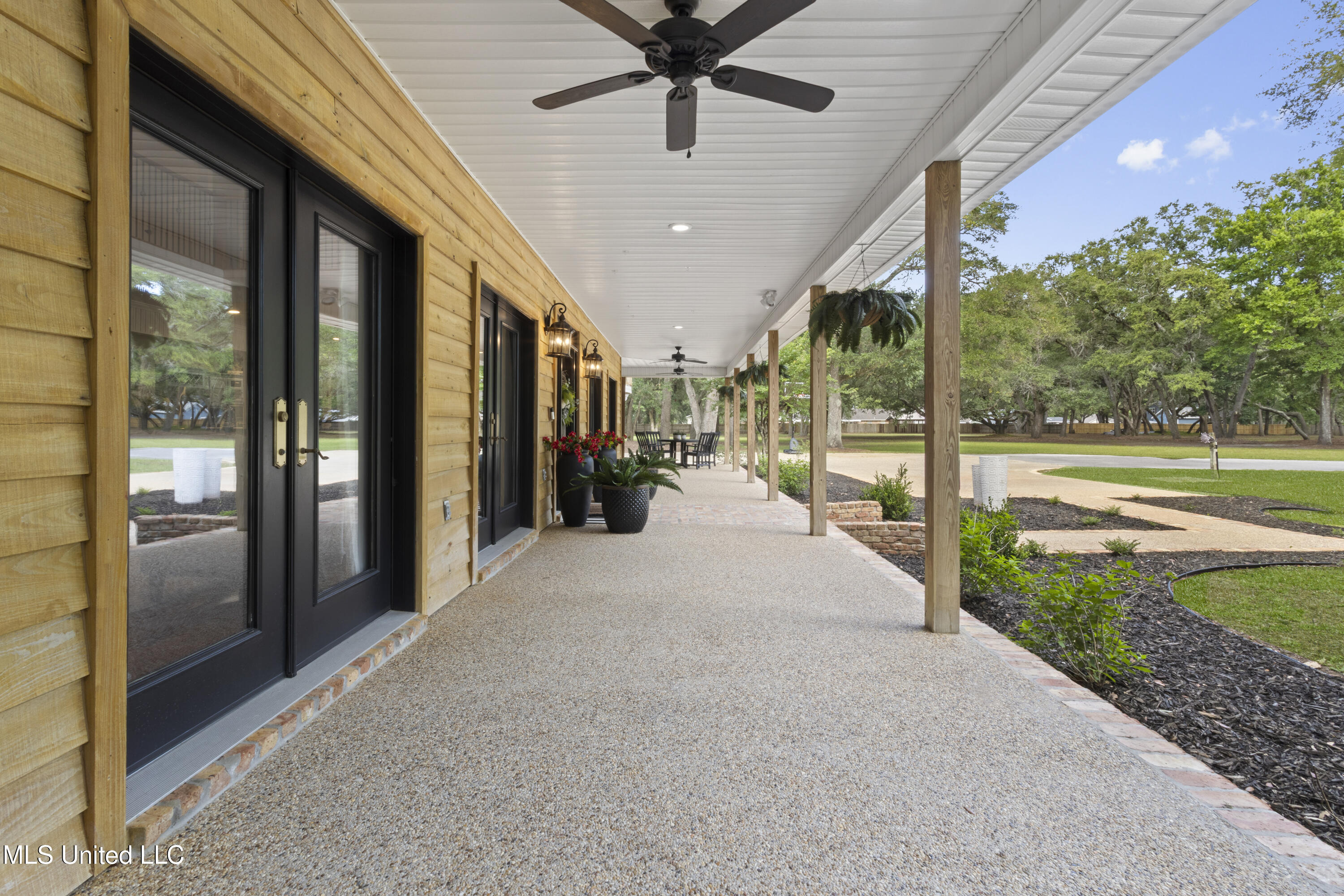 1625 Noble Road Ocean Springs, MS 39564 - Photo 13 of 95 006 (1)
