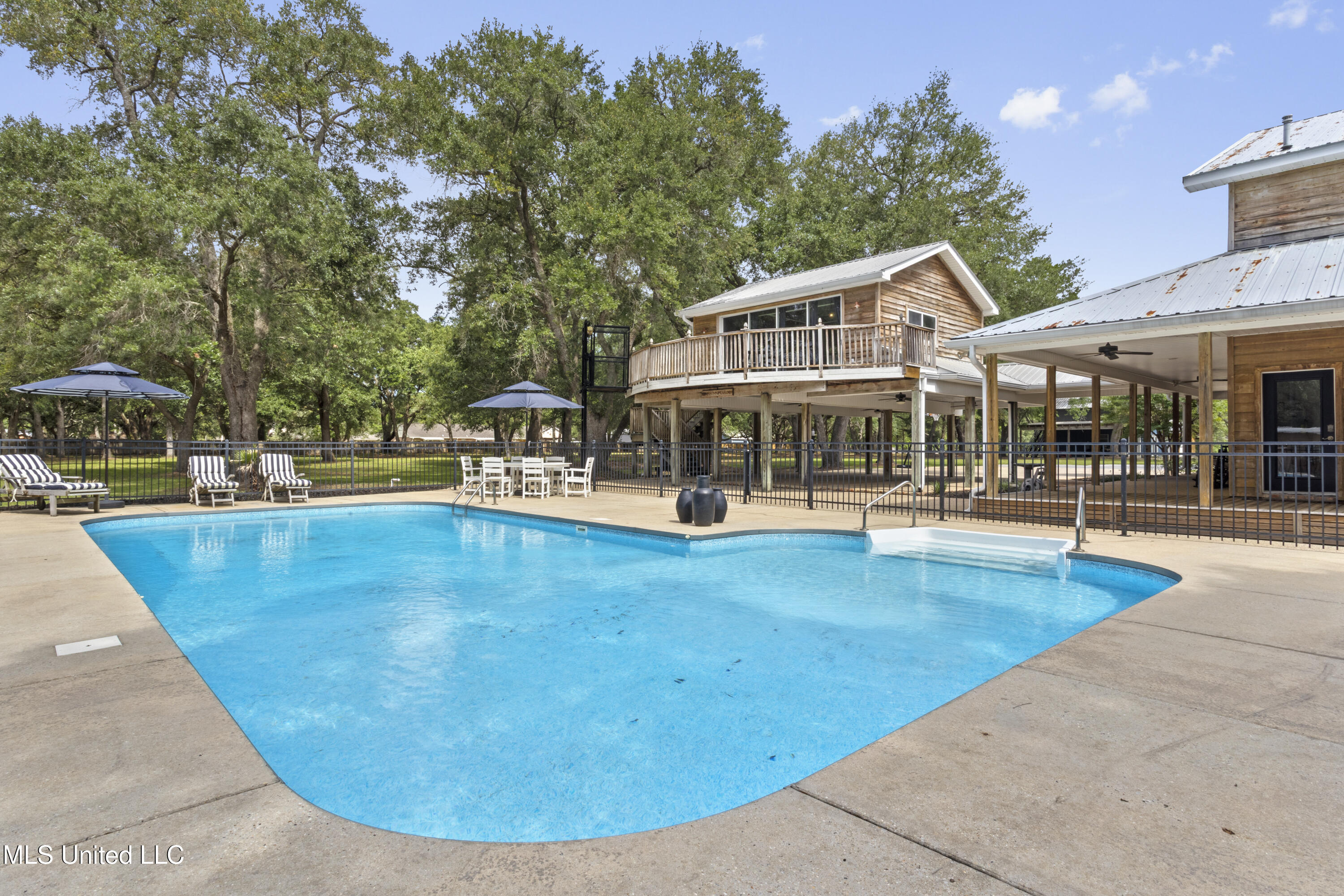 1625 Noble Road Ocean Springs, MS 39564 - Photo 19 of 95 054 (1)