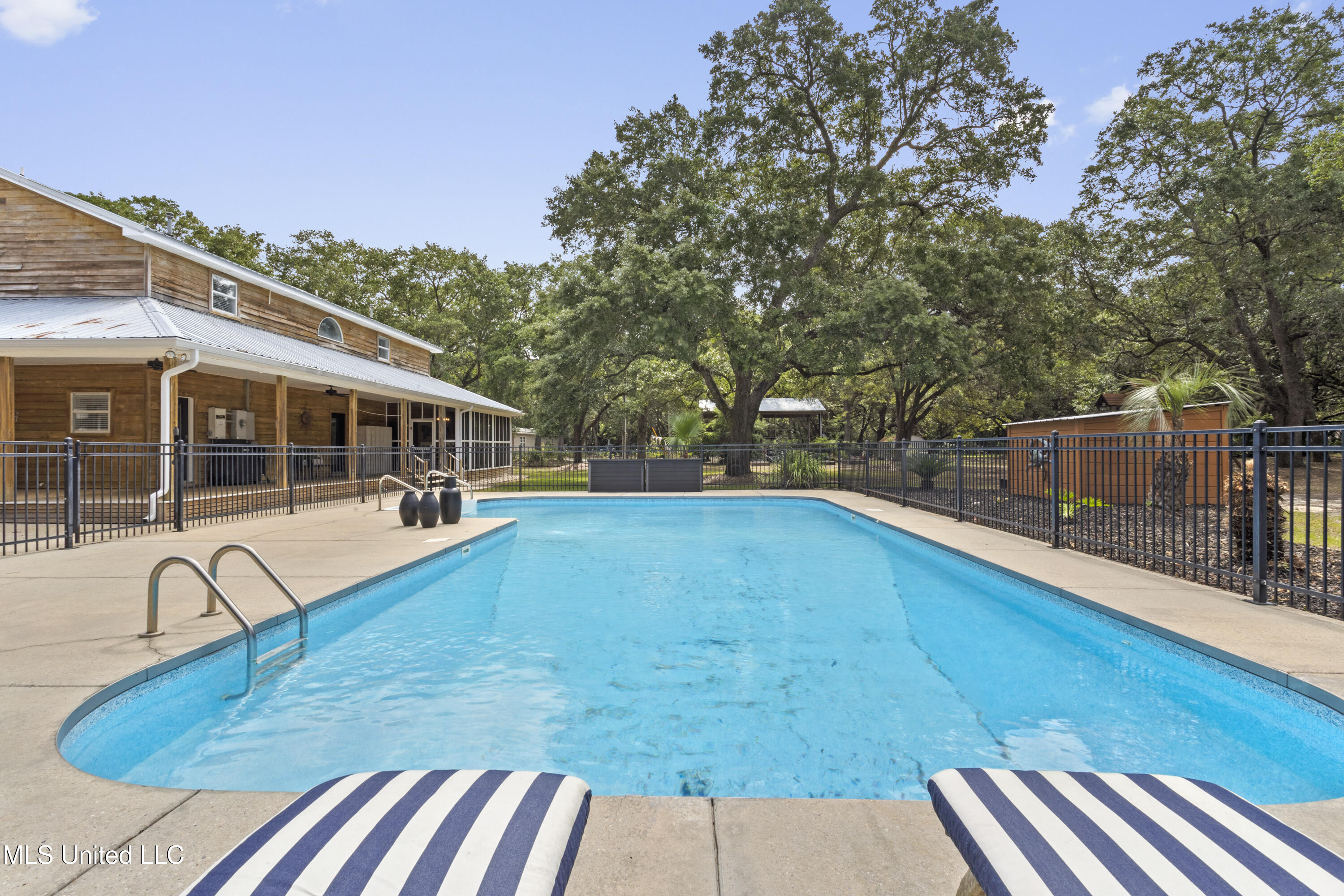 1625 Noble Road Ocean Springs, MS 39564 - Photo 20 of 95 052