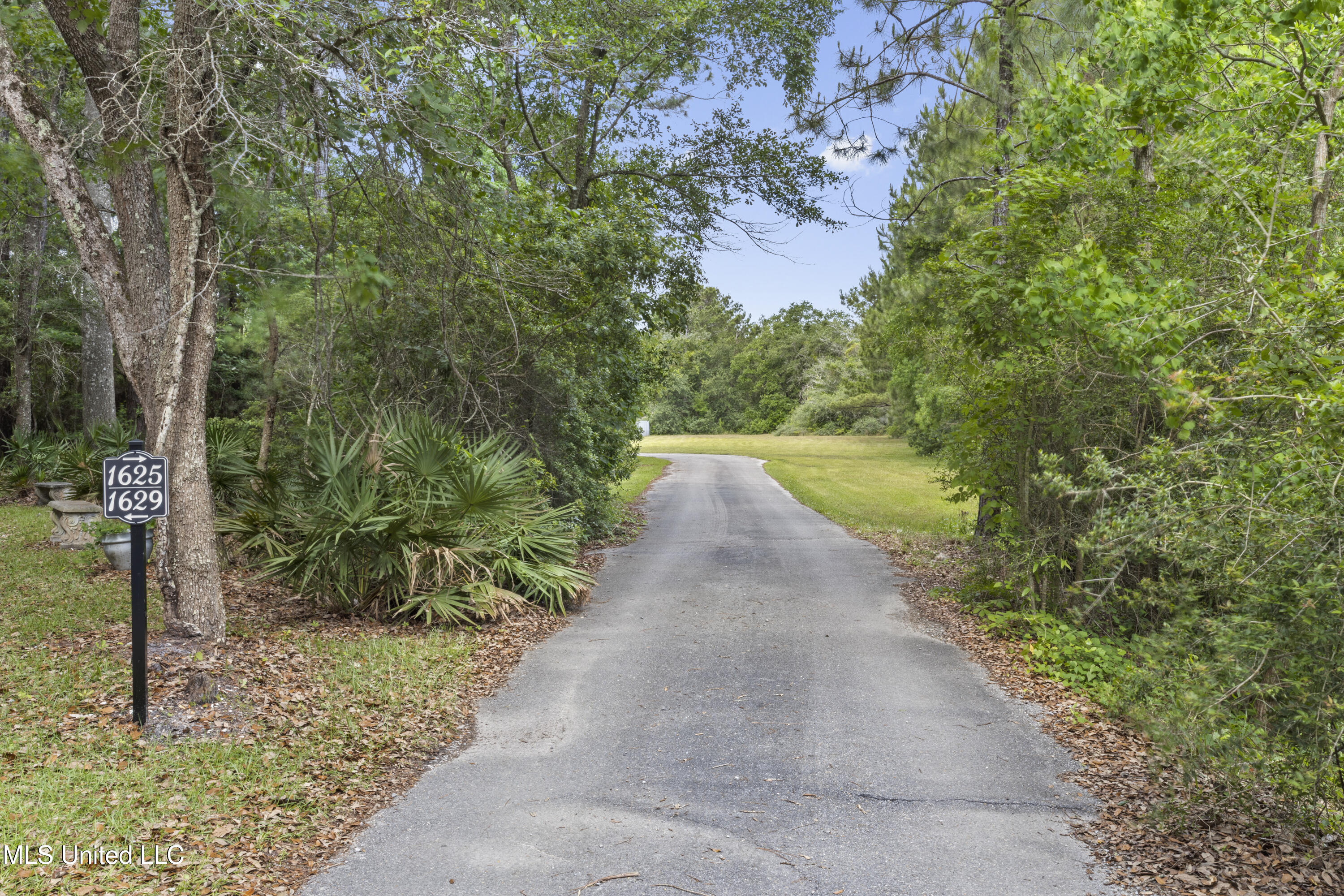 1625 Noble Road Ocean Springs, MS 39564 - Photo 6 of 95 075