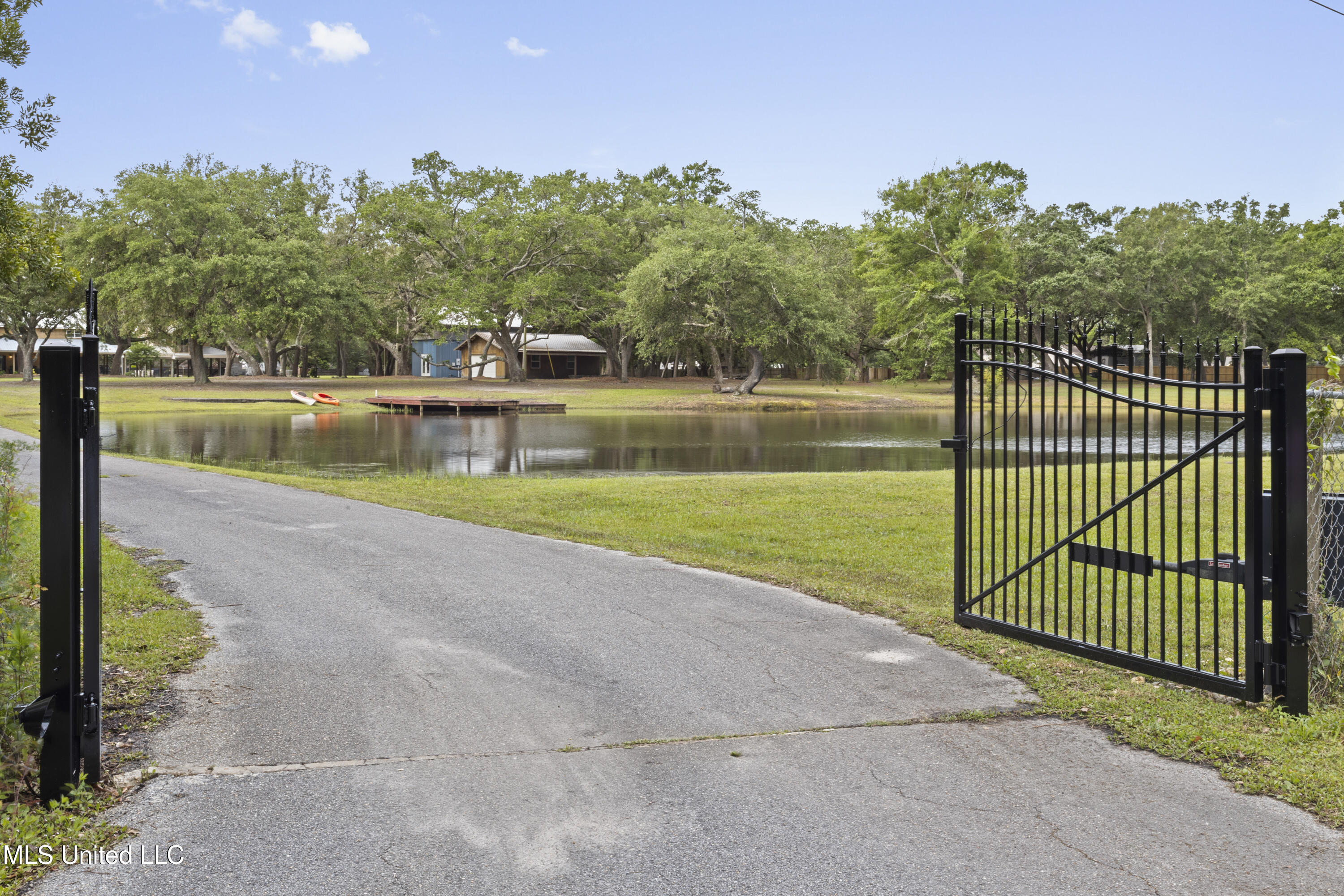 1625 Noble Road Ocean Springs, MS 39564 - Photo 8 of 95 077