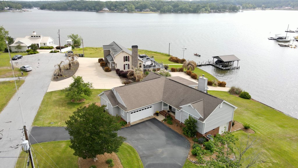 126 Bridge Point Road Greenwood, SC 29649 - Photo 3 of 38 Gallery Image 3